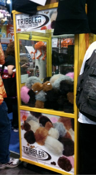 Illustration for article titled Tribble machines, zombie solidarity bands and face-huggers: Comic-Con Radvertising!